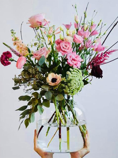 Stichting Happy Flower Boeket in vaas met water