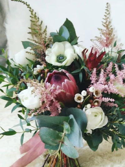 Stichting Happy Flower Boeket rood wit