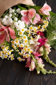 Order a Field Bouquet of flowers at Happy Flower Noordwijkerhout